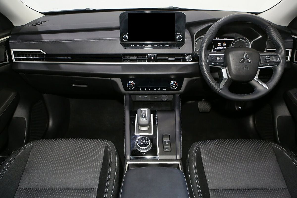 2024 Mitsubishi Outlander LS ZM