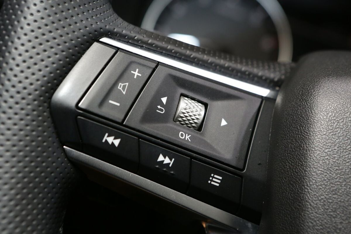 2024 Mitsubishi Outlander LS ZM