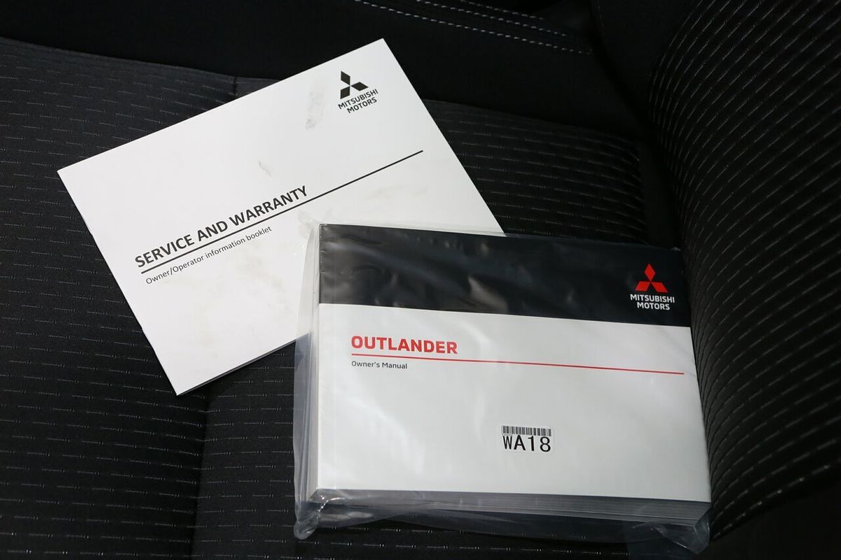 2024 Mitsubishi Outlander LS ZM