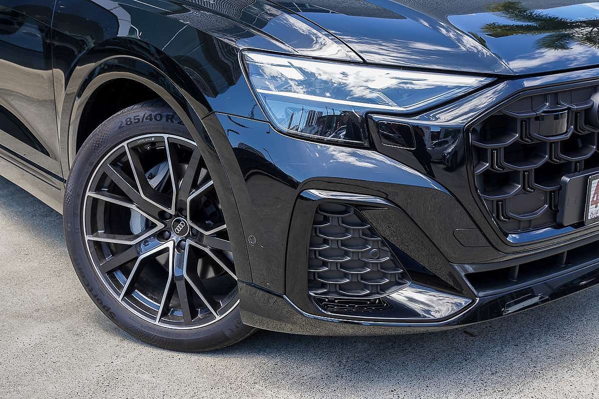 2024 Audi Q8 50 TDI S line F1