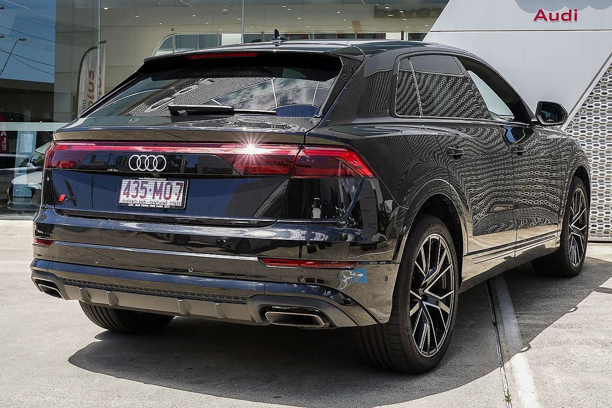 2024 Audi Q8 50 TDI S line F1
