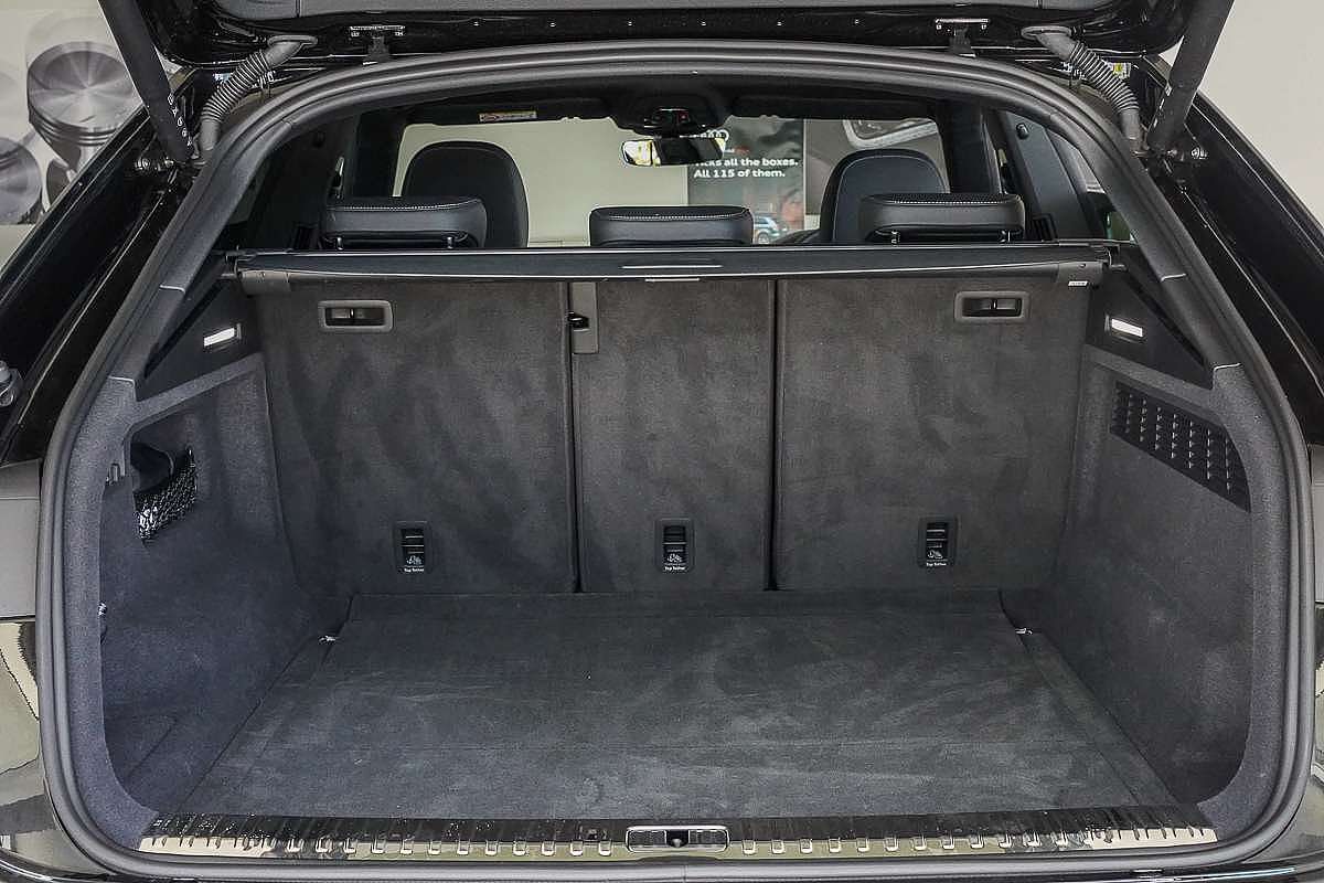 2024 Audi Q8 50 TDI S line F1