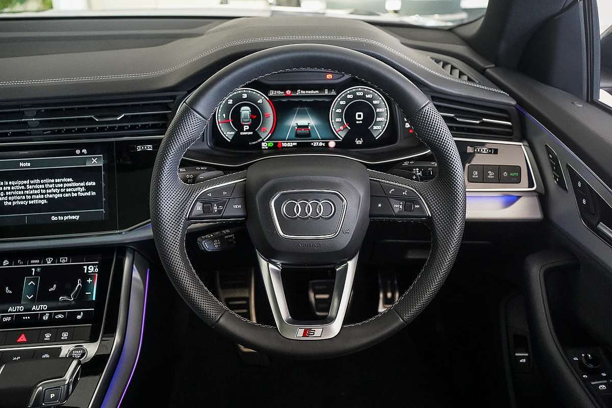 2024 Audi Q8 50 TDI S line F1