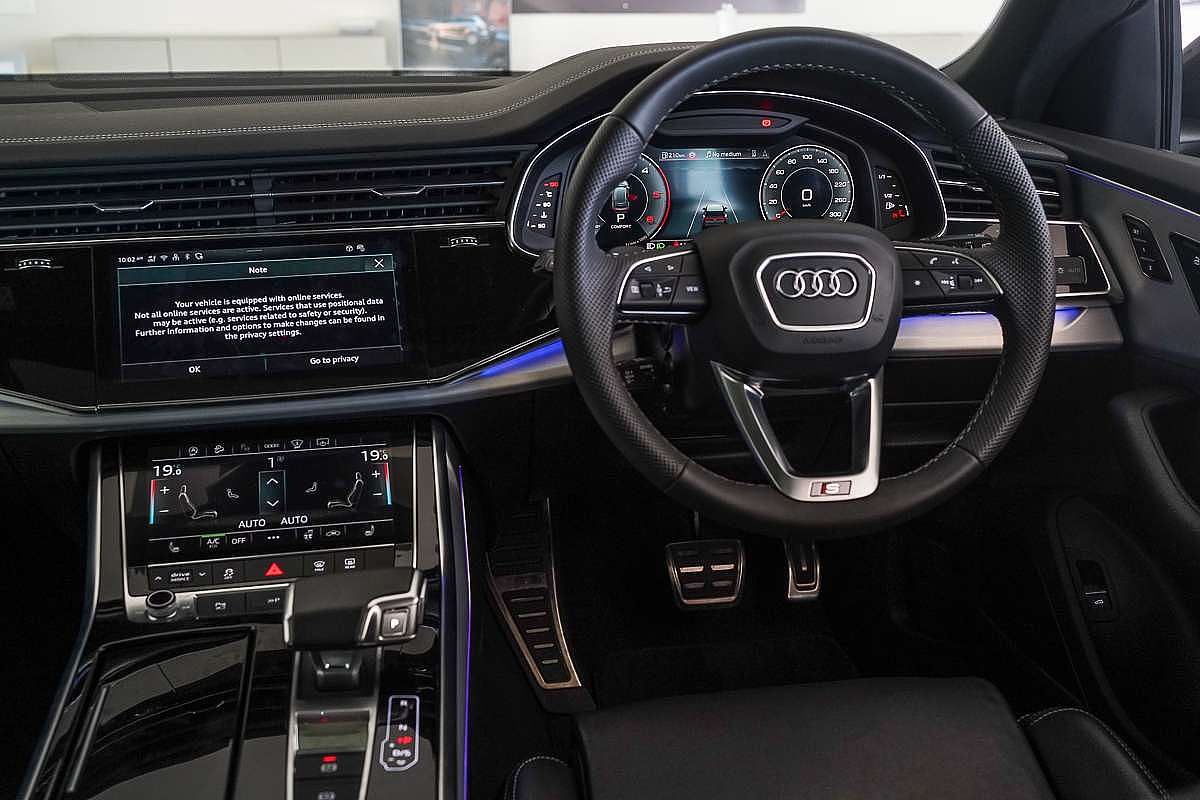 2024 Audi Q8 50 TDI S line F1