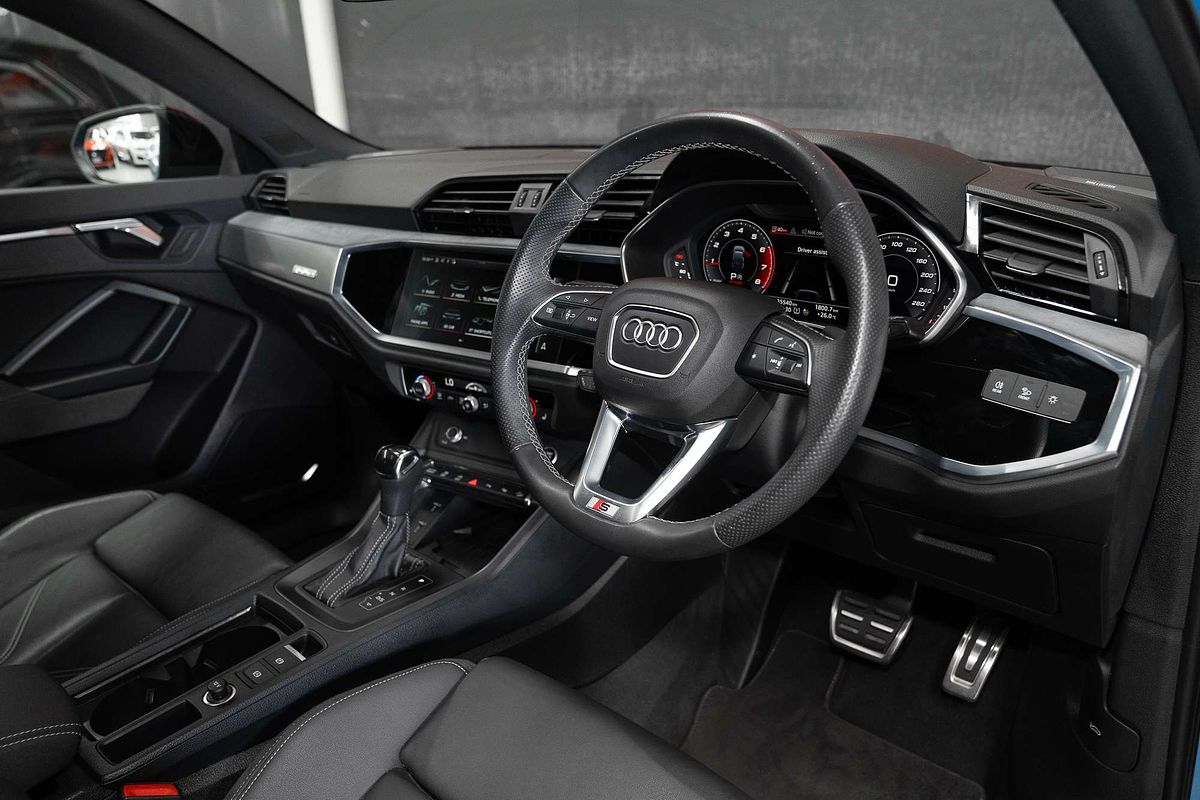2021 Audi Q3 40 TFSI S line F3