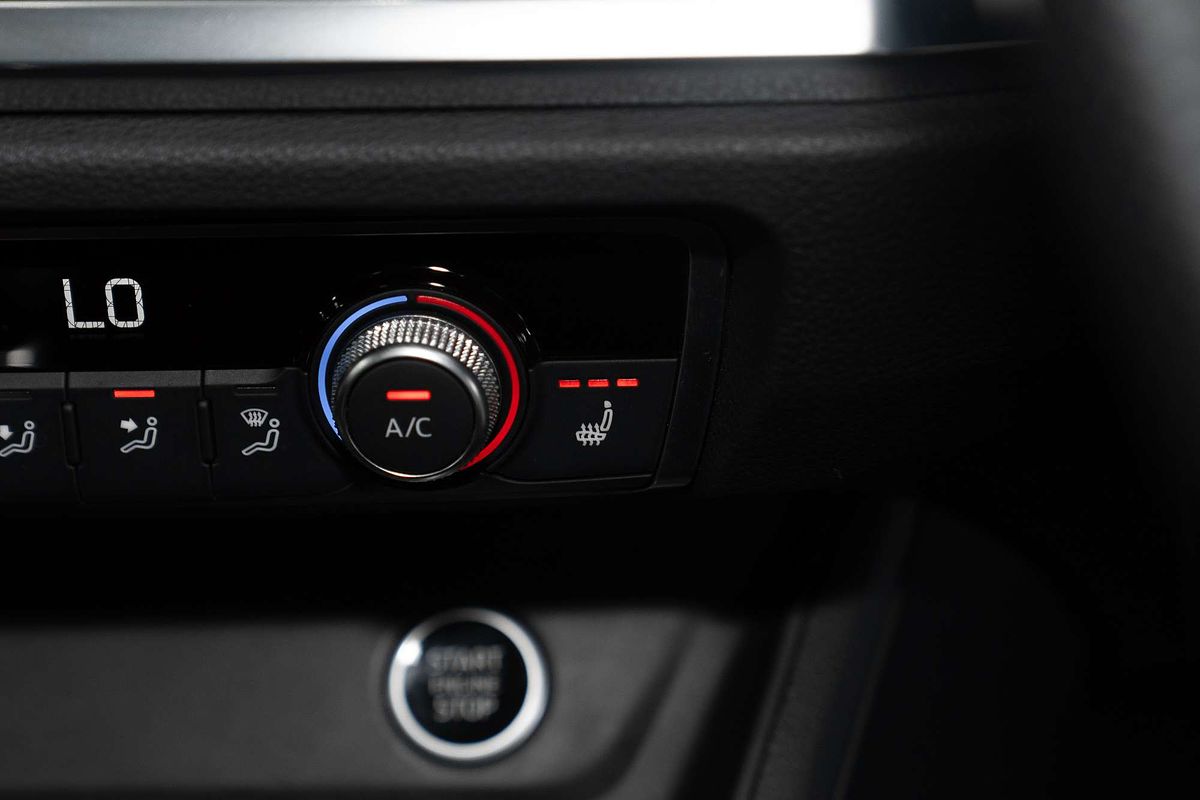 2021 Audi Q3 40 TFSI S line F3