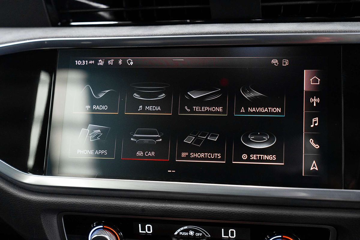 2021 Audi Q3 40 TFSI S line F3