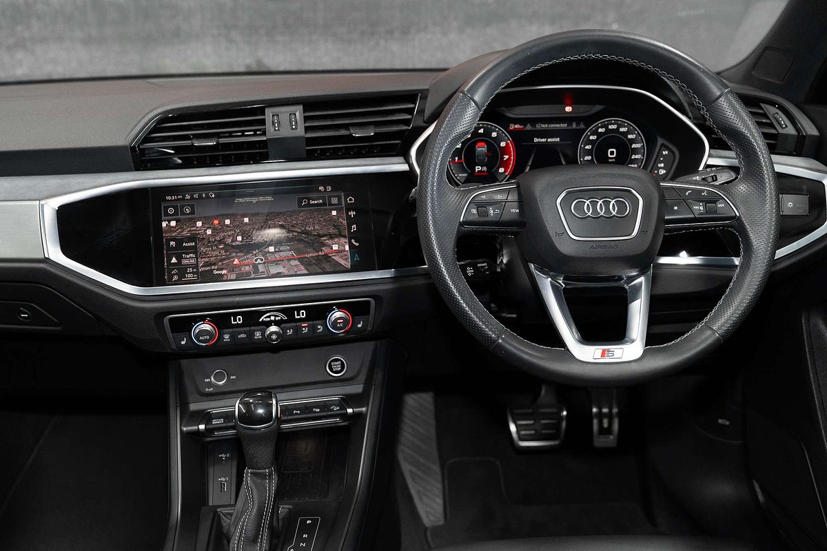 2021 Audi Q3 40 TFSI S line F3