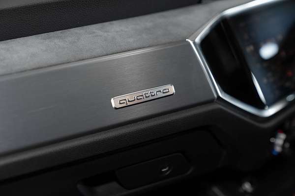 2021 Audi Q3 40 TFSI S line F3