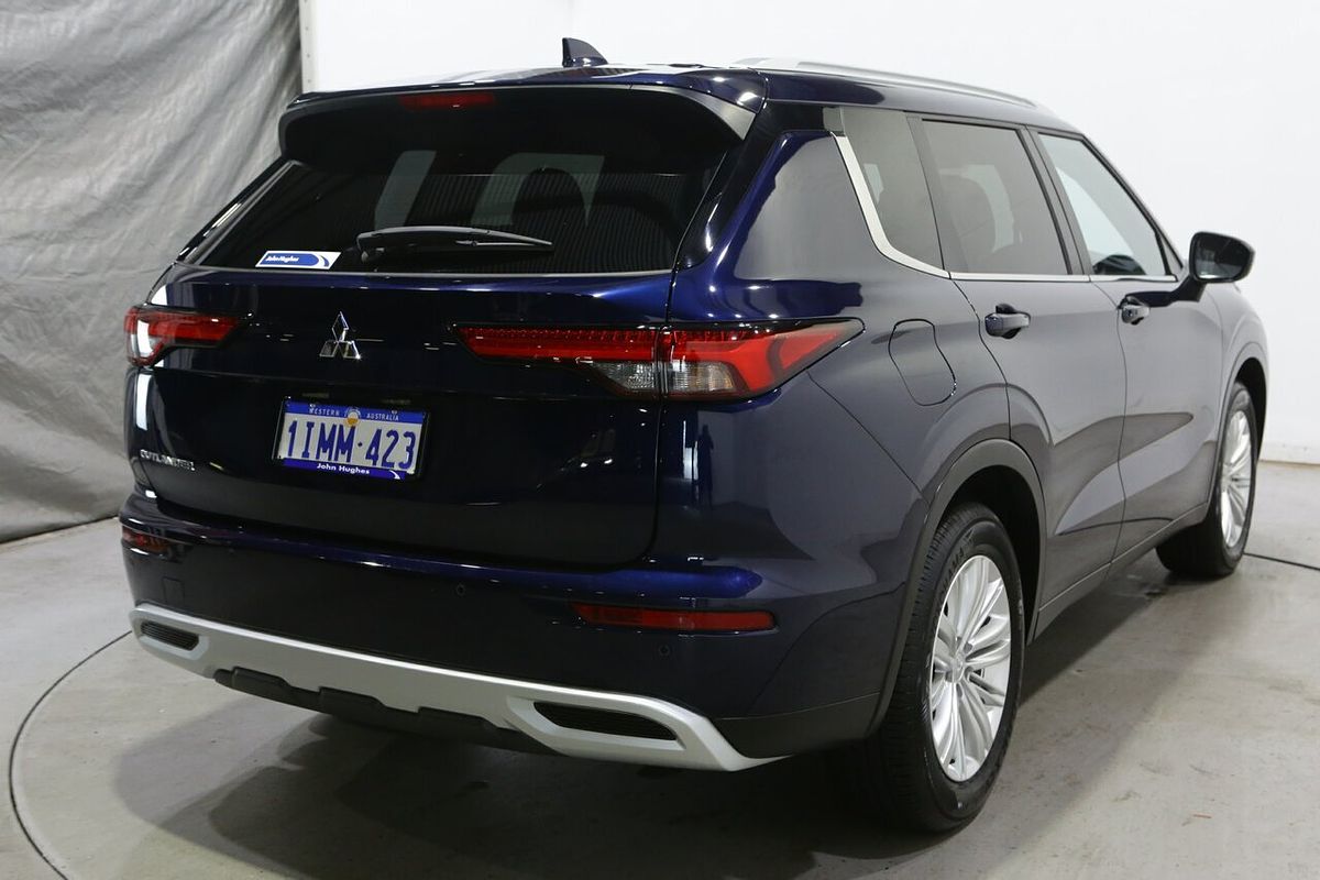 2025 Mitsubishi Outlander LS ZM