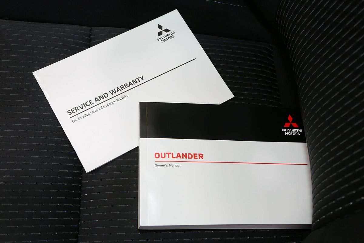 2025 Mitsubishi Outlander LS ZM