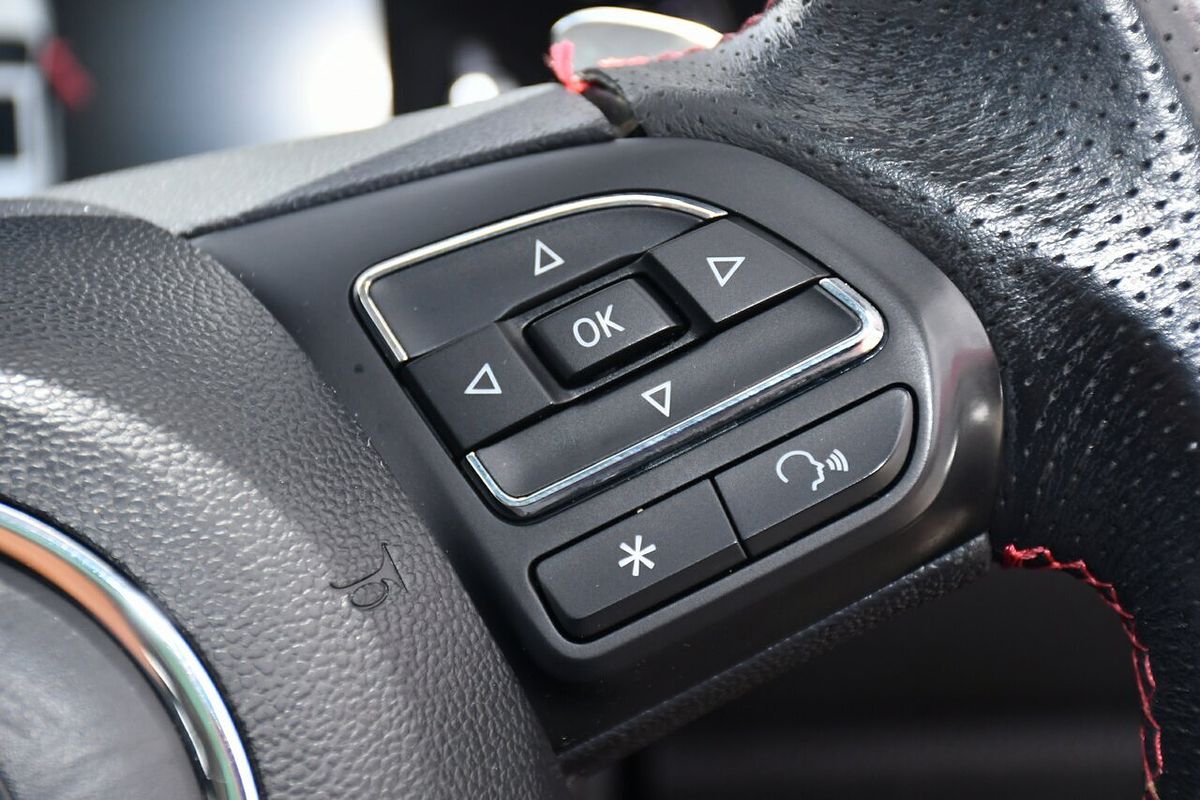 2020 MG HS Essence SAS23