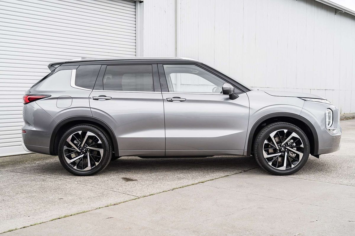 2023 Mitsubishi Outlander Exceed Tourer ZM