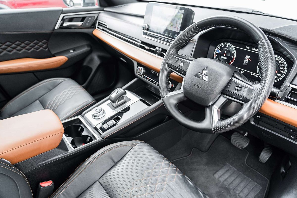 2023 Mitsubishi Outlander Exceed Tourer ZM