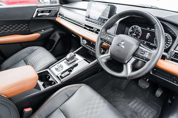 2023 Mitsubishi Outlander Exceed Tourer ZM