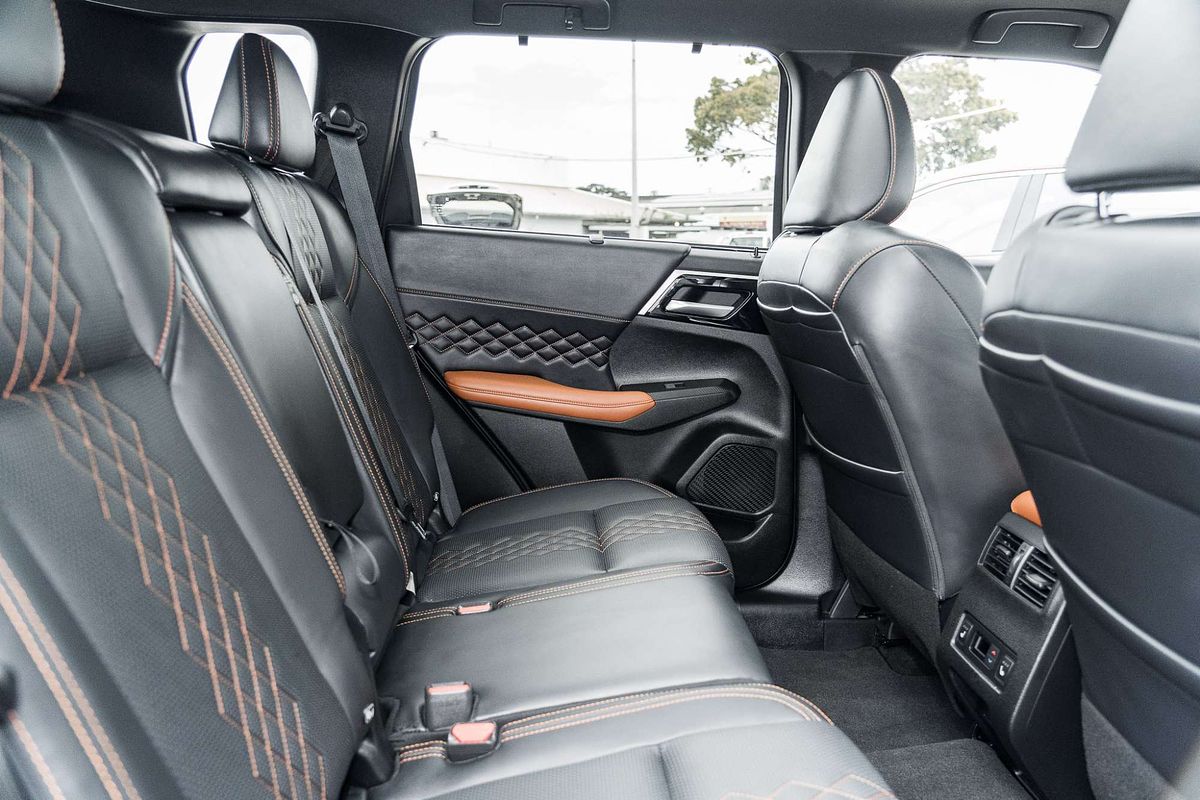 2023 Mitsubishi Outlander Exceed Tourer ZM