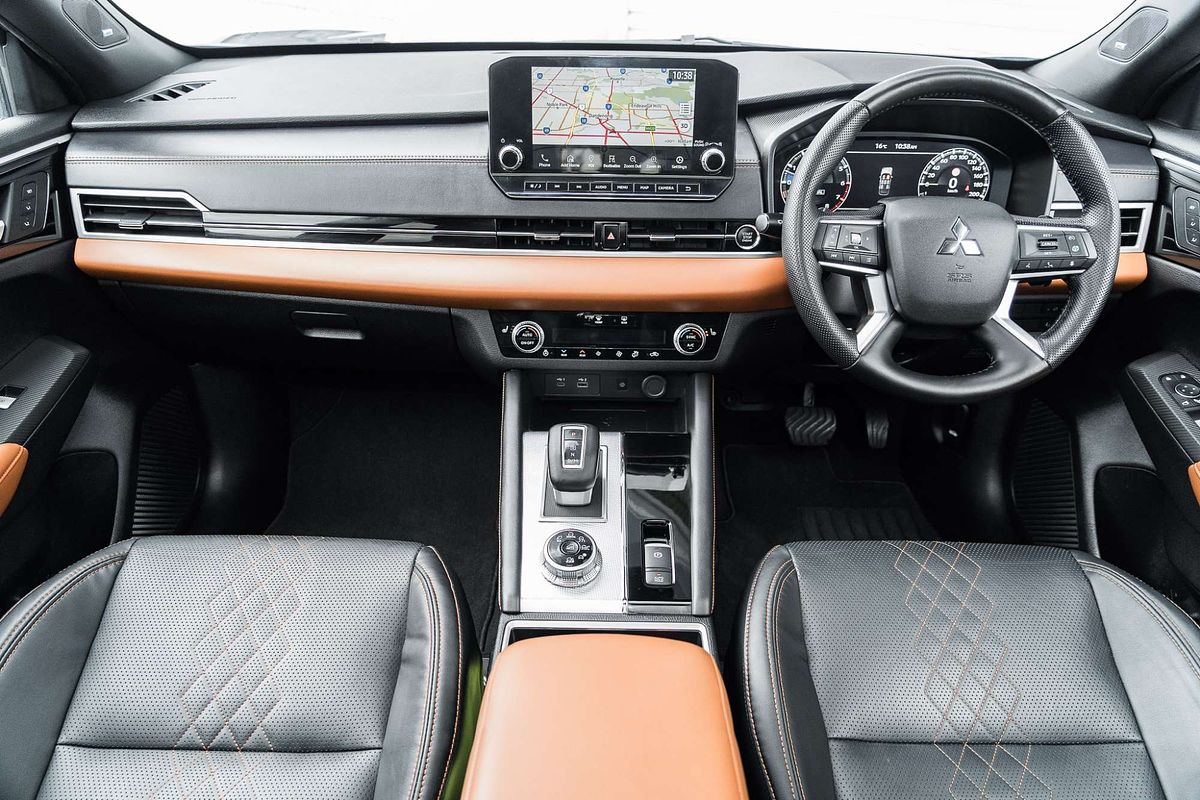 2023 Mitsubishi Outlander Exceed Tourer ZM