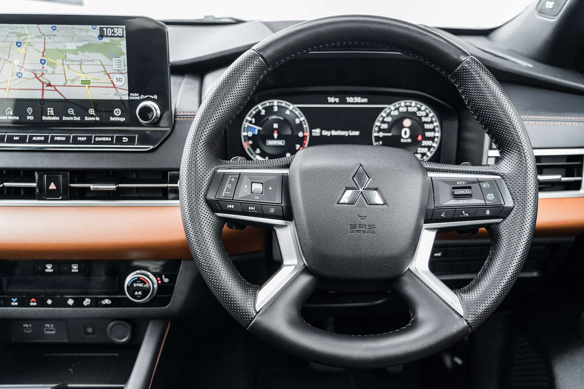 2023 Mitsubishi Outlander Exceed Tourer ZM