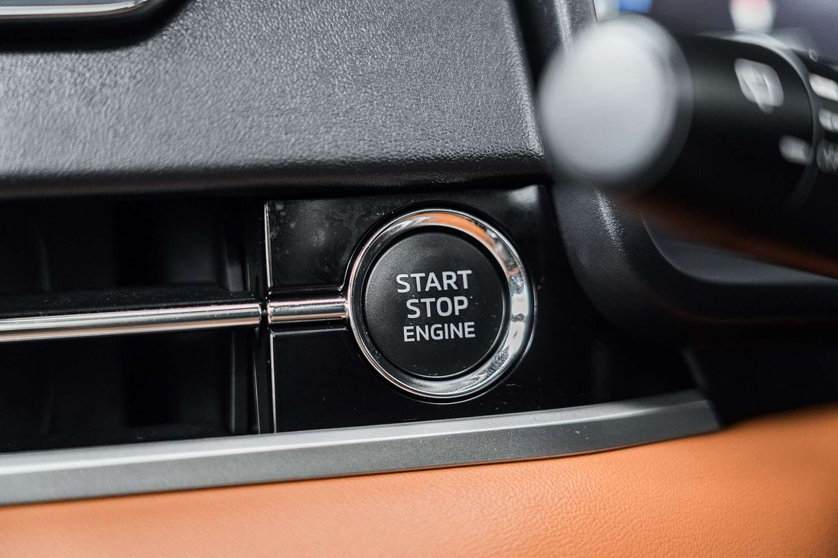 2023 Mitsubishi Outlander Exceed Tourer ZM