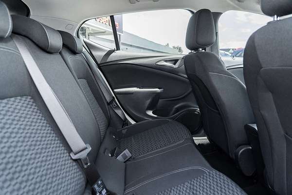 2018 Holden Astra R BK