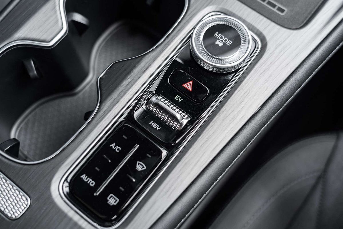 2025 Chery Tiggo 8 Super Hybrid Urban T31