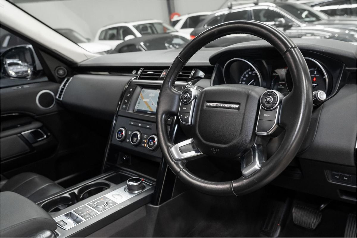 2017 Land Rover Discovery SD4 SE Series 5