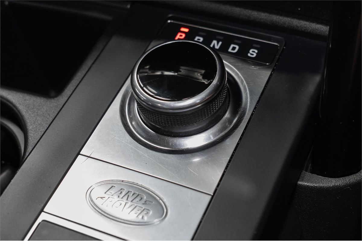 2017 Land Rover Discovery SD4 SE Series 5