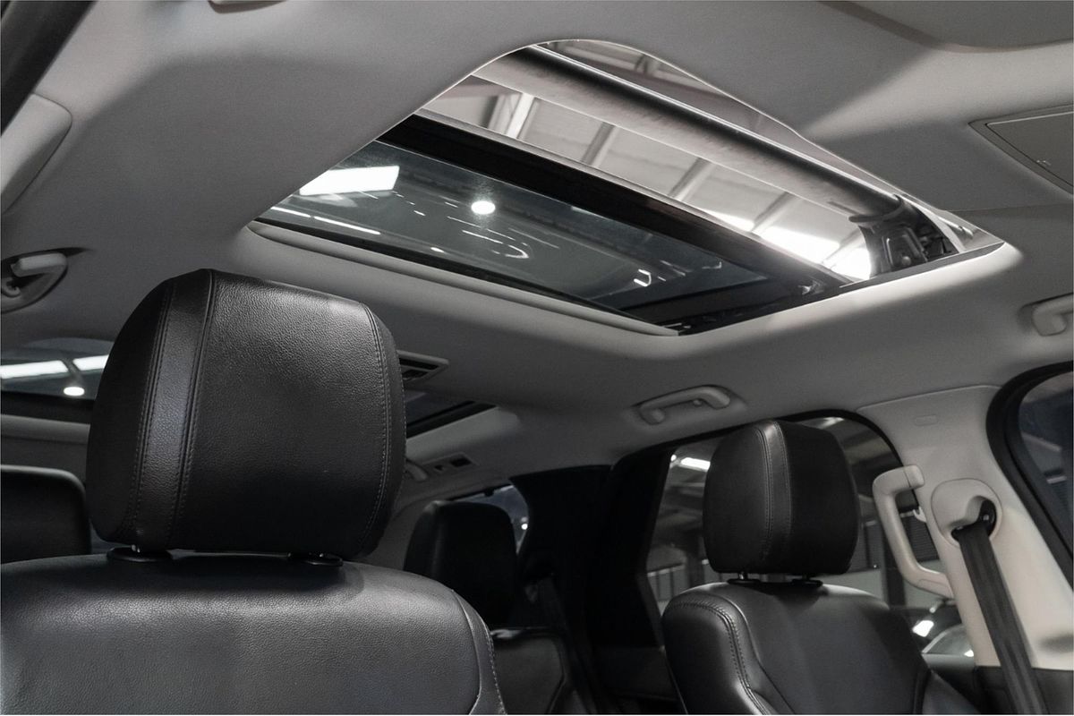 2017 Land Rover Discovery SD4 SE Series 5