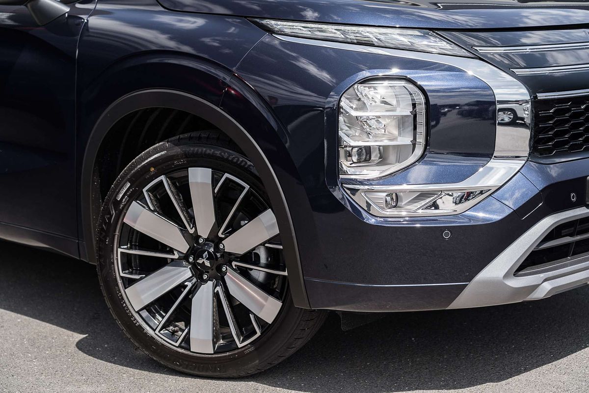 2025 Mitsubishi Outlander Exceed ZM