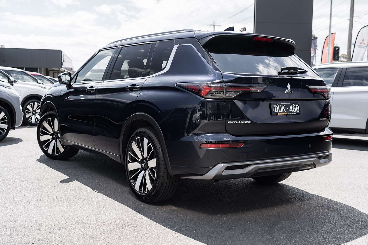 2025 Mitsubishi Outlander Exceed ZM