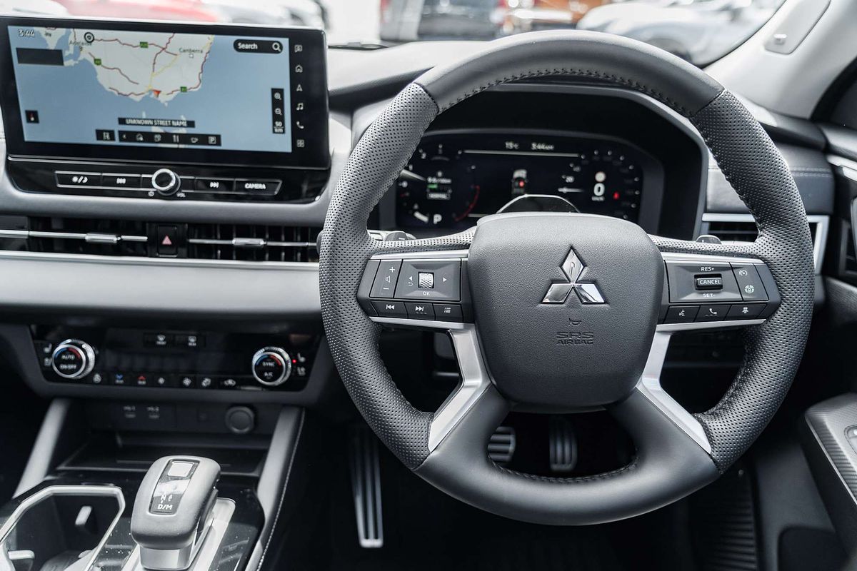 2025 Mitsubishi Outlander Exceed ZM