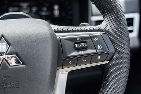 2025 Mitsubishi Outlander Exceed ZM