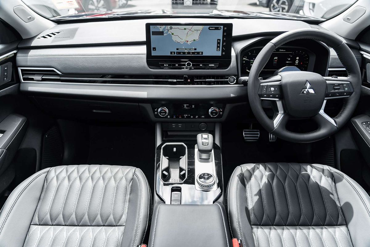 2025 Mitsubishi Outlander Exceed ZM