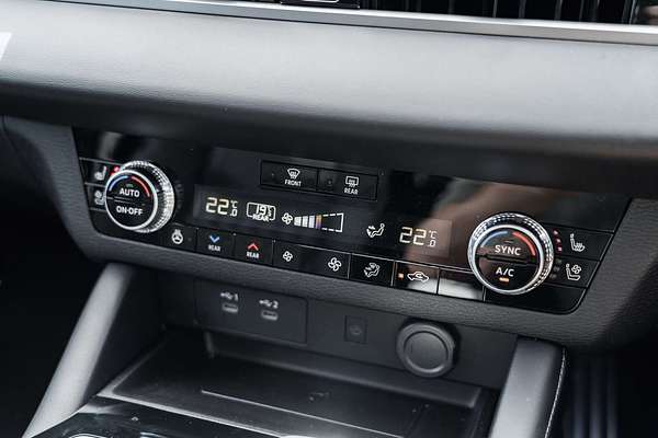 2025 Mitsubishi Outlander Exceed ZM