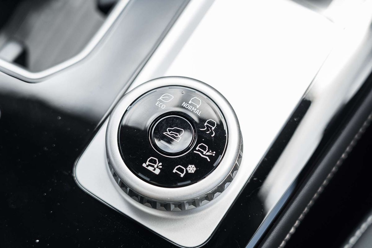 2025 Mitsubishi Outlander Exceed ZM