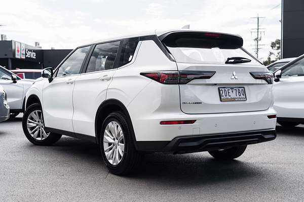 2025 Mitsubishi Outlander ES ZM