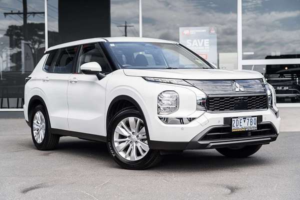 2025 Mitsubishi Outlander ES ZM