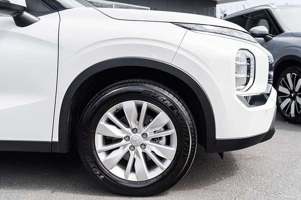 2025 Mitsubishi Outlander ES ZM