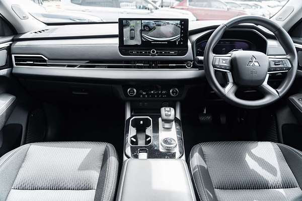 2025 Mitsubishi Outlander ES ZM