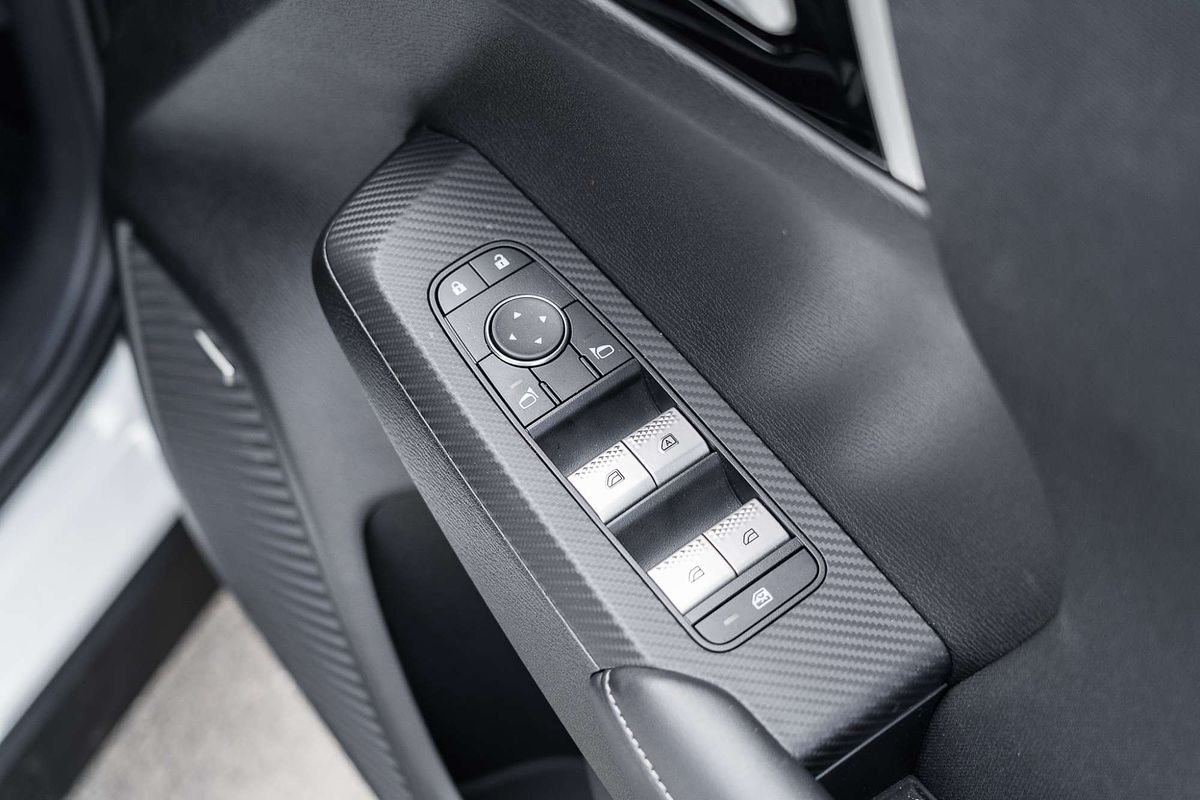 2025 Mitsubishi Outlander ES ZM