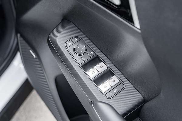 2025 Mitsubishi Outlander ES ZM