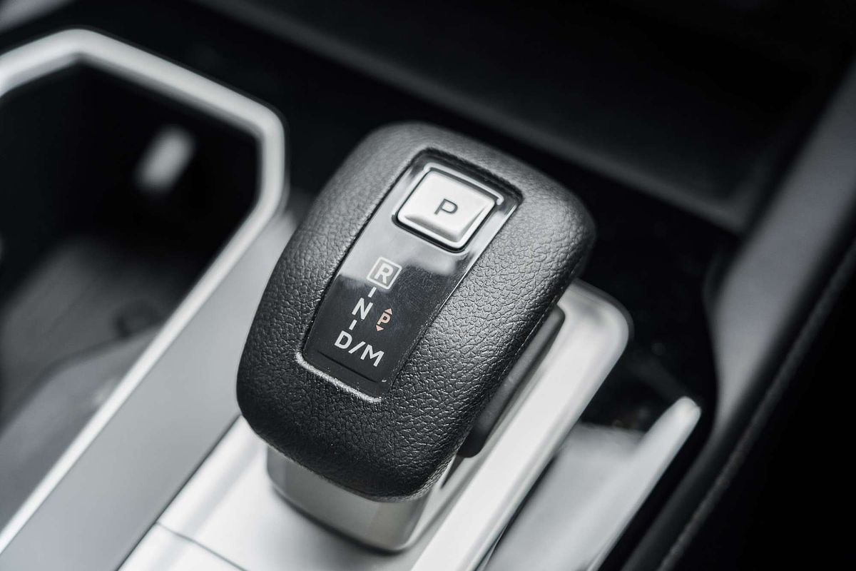 2025 Mitsubishi Outlander ES ZM