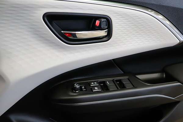 2024 Suzuki Swift Hybrid GLX UZ