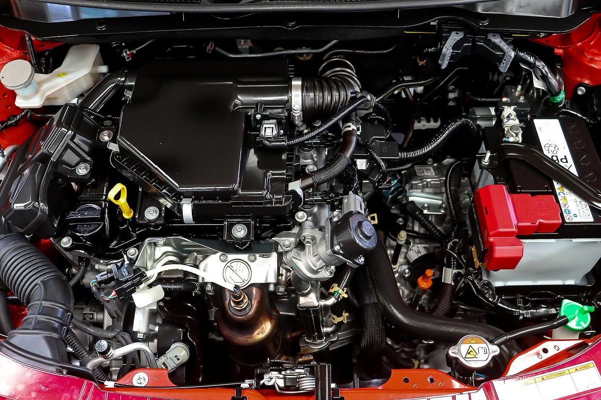 2024 Suzuki Swift Hybrid GLX UZ