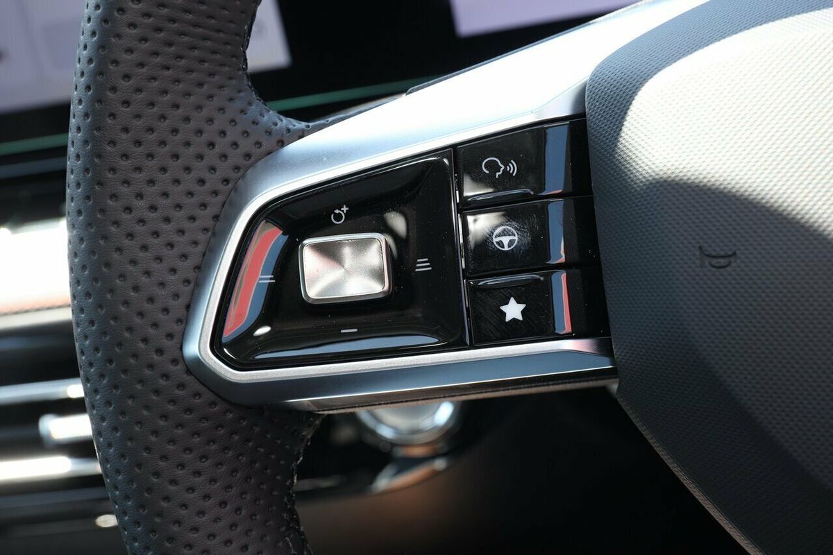 2025 MG HS Vibe AS33