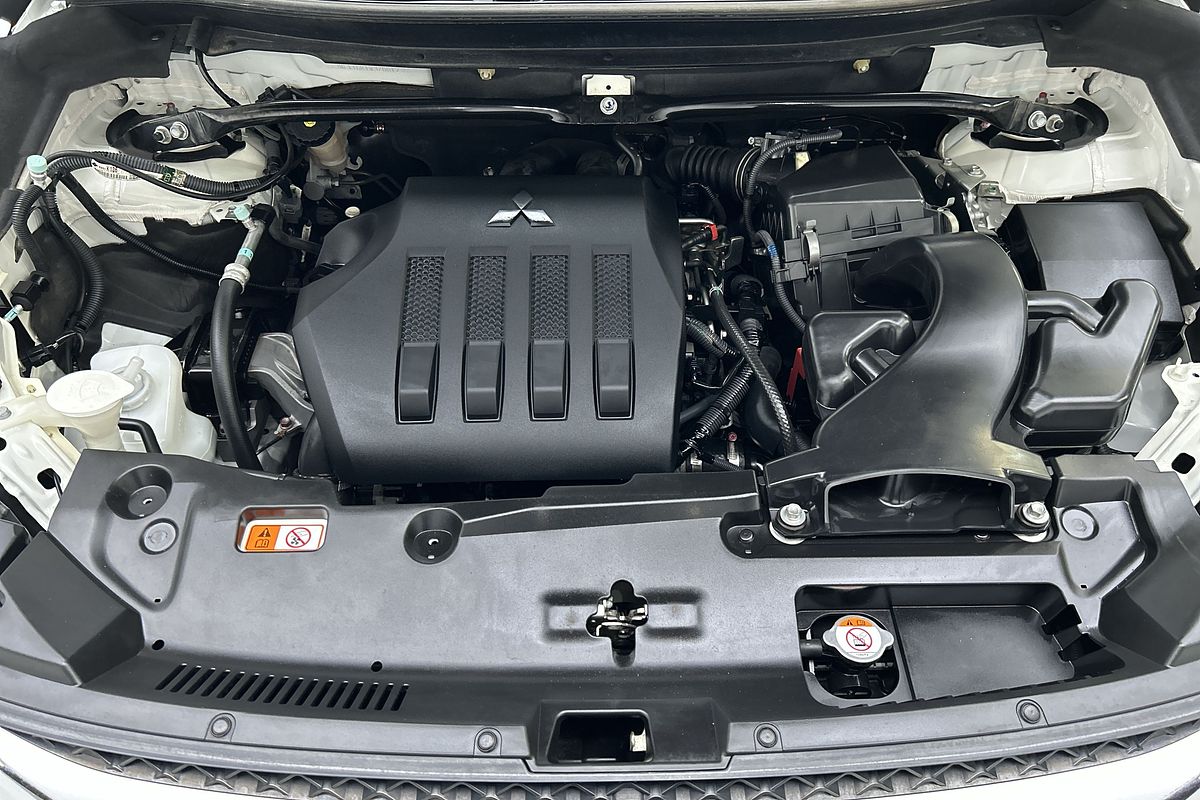 2017 Mitsubishi Eclipse Cross Exceed YA