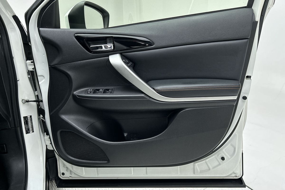 2017 Mitsubishi Eclipse Cross Exceed YA