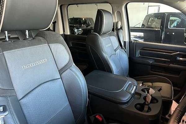 2024 RAM 2500 Laramie DJ 4X4