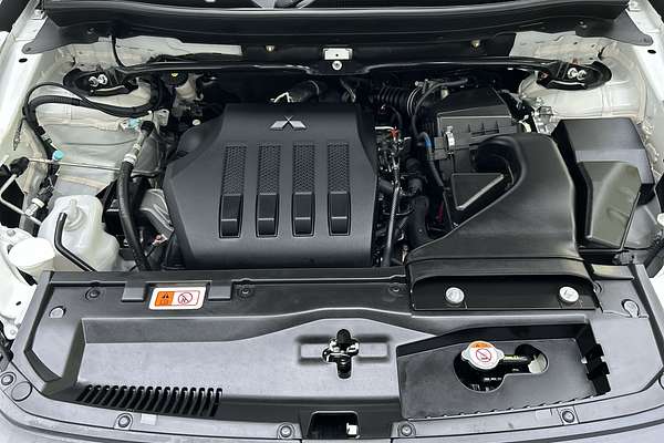 2020 Mitsubishi Eclipse Cross ES YB thumb-10