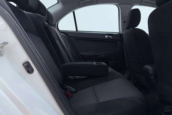 2017 Mitsubishi Lancer ES Sport CF